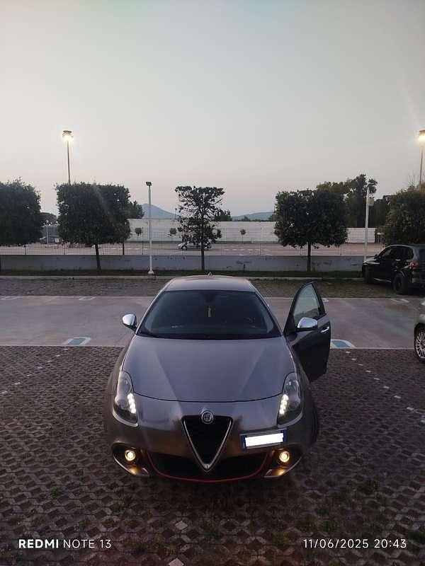 Usata Alfa Romeo Giulietta Distinctive 120 CV (88 kW) 2018 Grigio Utilitaria