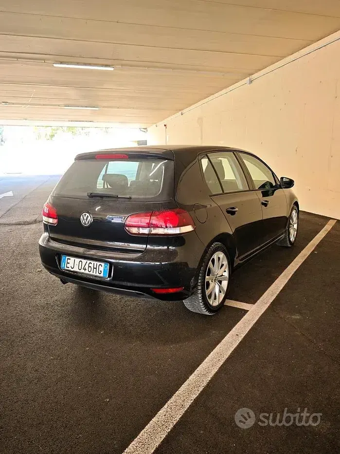Usata VW Golf VI 105 CV (77 kW) 2011 Nero Utilitaria