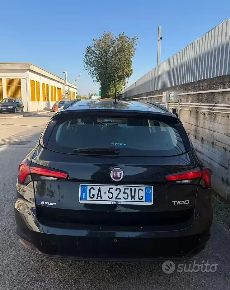 Usata Fiat Tipo Lounge 120 CV (88 kW) 2020 Nero SUV