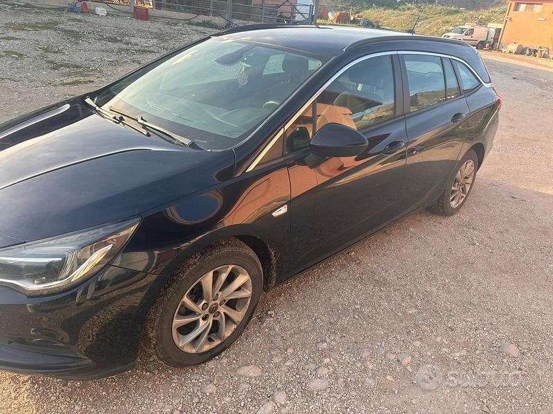 Usata Opel Astra 110 CV (80 kW) 2019 Blu Station wagon