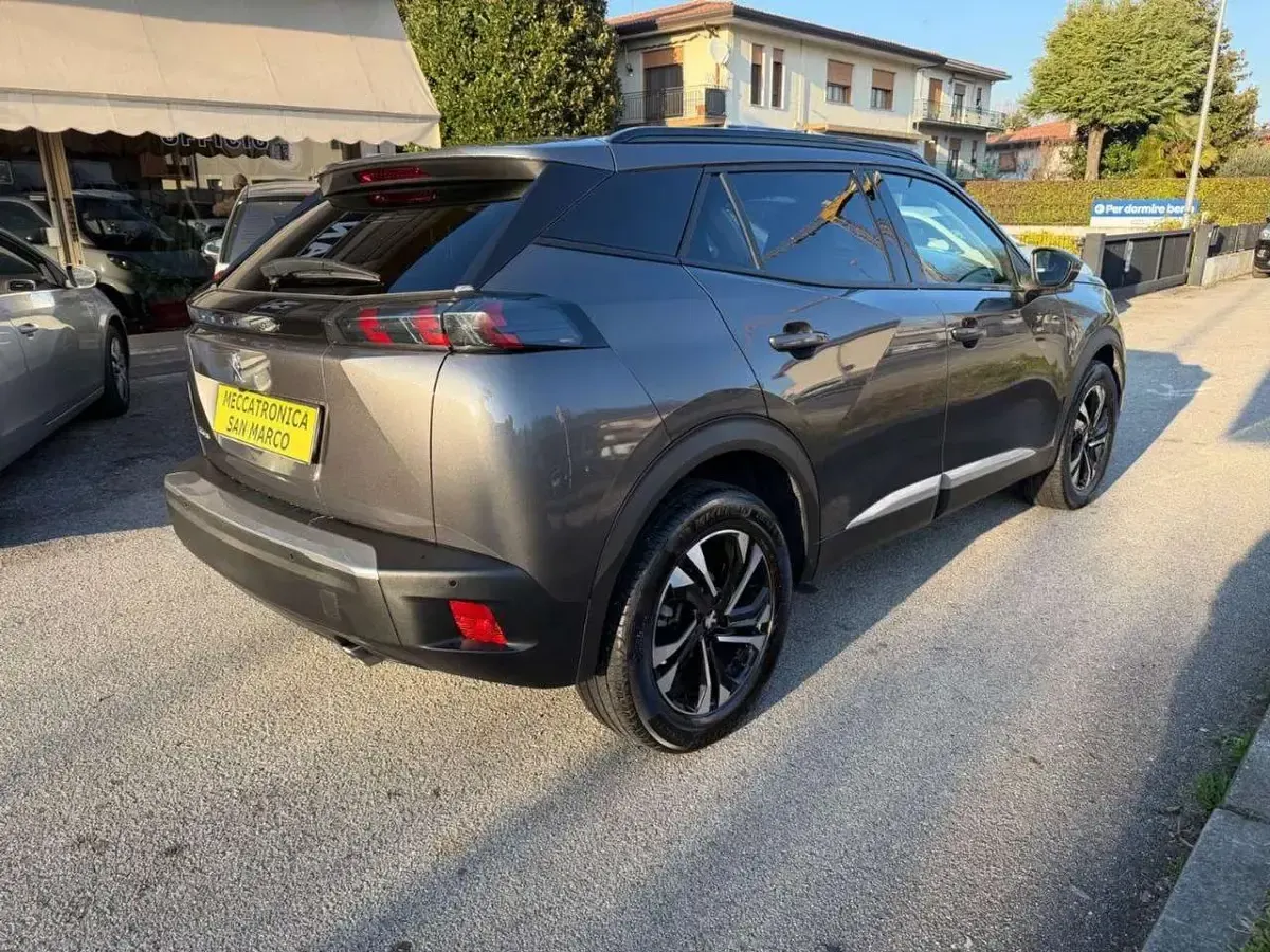 Usata Peugeot 2008 Allure 131 CV (96 kW) 2020 Grigio SUV