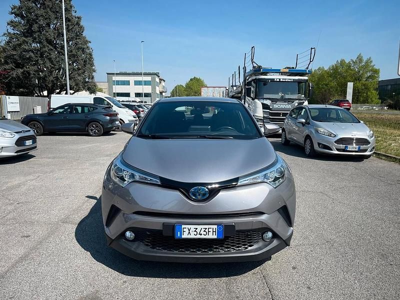 Usata Toyota C-HR Active 98 CV (72 kW) 2019 Argento SUV