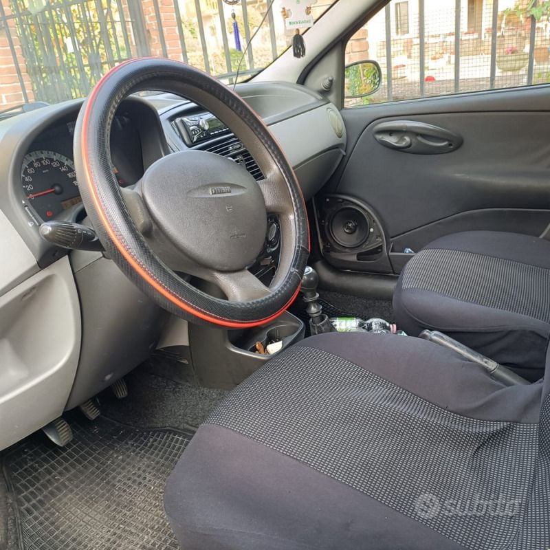 Usata Fiat Punto 80 CV (58 kW) 2001 Grigio Utilitaria