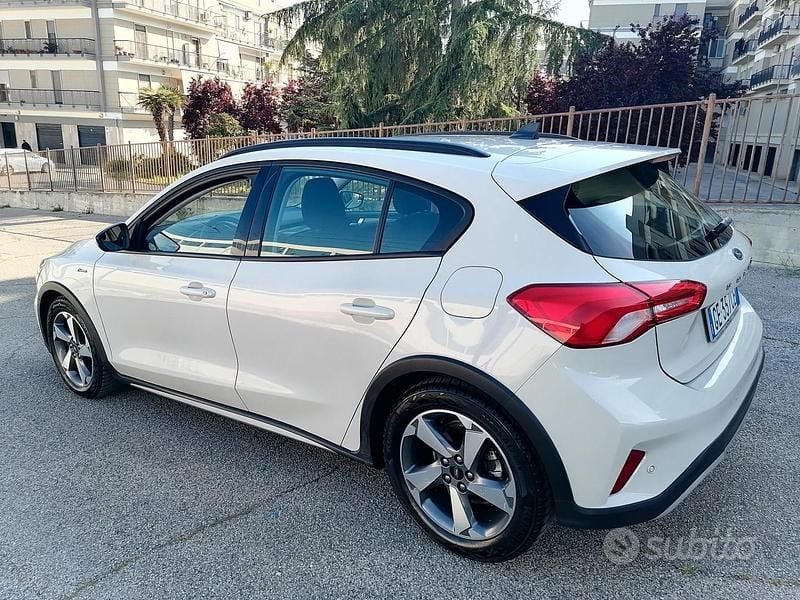 Gebraucht Ford Focus Active 120 PS (88 kW) 2021 Weiß Limousine