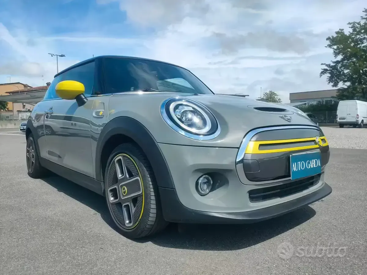 Usata Mini Cooper SE 75 kW (102 CV) 2021 Grigio Utilitaria