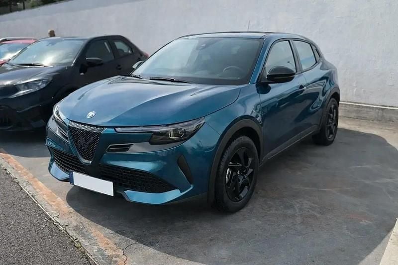 Usata Alfa Romeo Junior 145 CV (106 kW) 2025 Blu/azzurro SUV