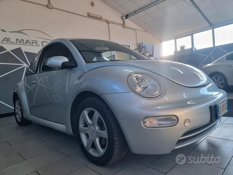 Usata VW New Beetle 75 CV (55 kW) 2005 Grigio Utilitaria