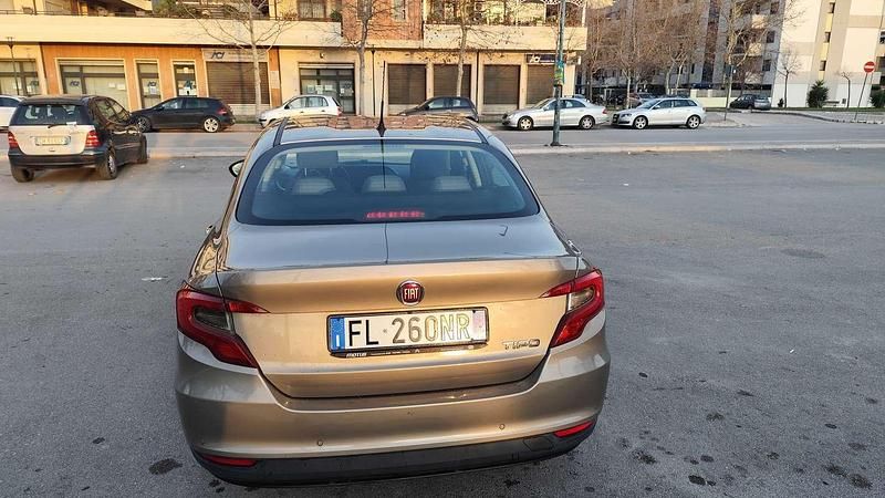 Occasion Fiat Tipo 95 ch (69 kW) 2017 Doré Berline