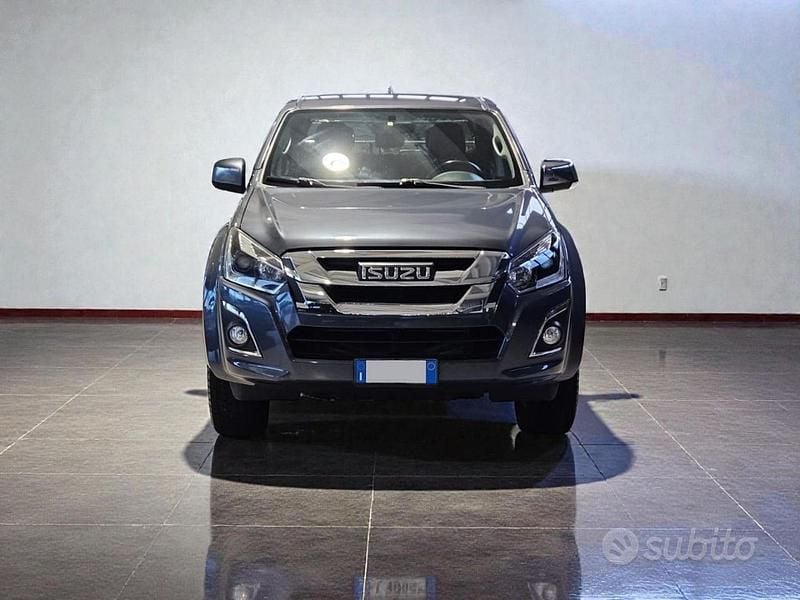 Usata Isuzu D-Max 163 CV (119 kW) 2020 Grigio scuro metallizzato Berlina