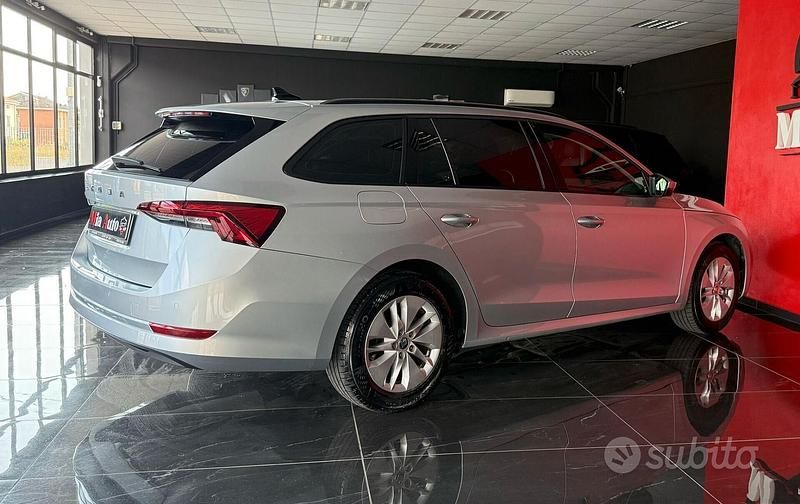 Usata Skoda Octavia Executive 150 CV (110 kW) 2022 Grigio Station wagon