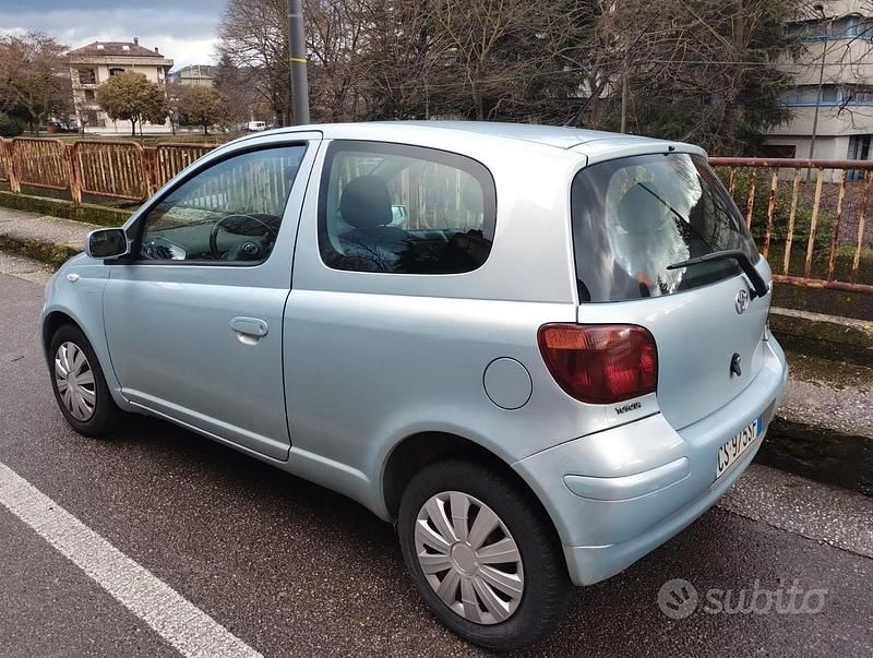 Usata Toyota Yaris 2005 Verde Berlina