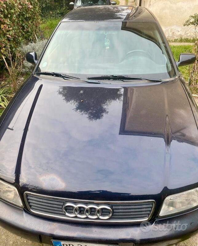 Blu Usata 1999 Audi A4 Tre volumi | 990 € - Immagine 1/4