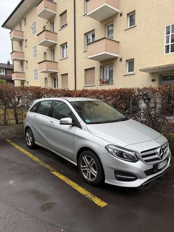 Usata Mercedes B180 Executive 109 CV (80 kW) 2015 Monovolume