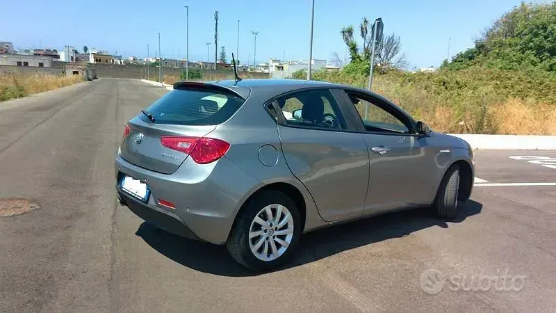 Usata Alfa Romeo Giulietta Business 120 CV (88 kW) 2016 Utilitaria