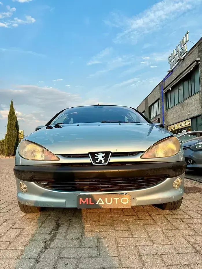 Usata Peugeot 206 90 CV (66 kW) 2003 Grigio Berlina