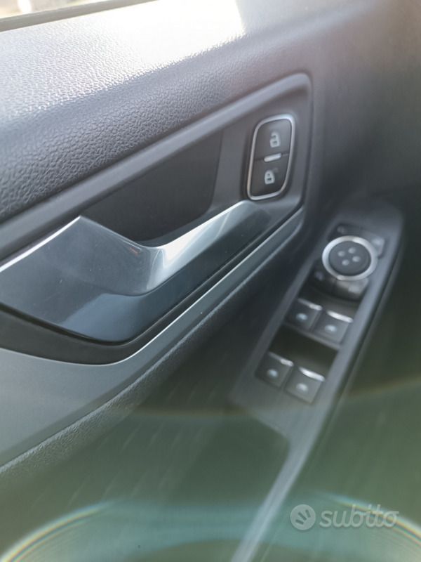 Usata Ford Kuga 120 CV (88 kW) 2021 Grigio SUV