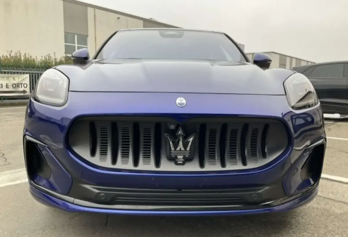 Usata Maserati Grecale Folgore 136 kW (185 CV) 2024 Blu/azzurro SUV