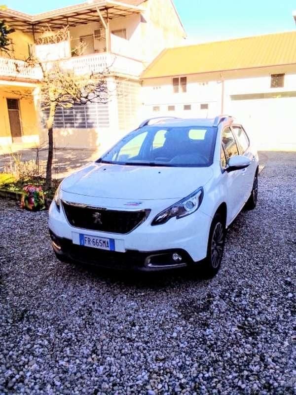 Usata Peugeot 2008 Active 102 CV (75 kW) 2018 SUV