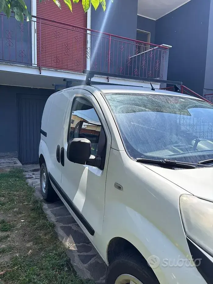 Usata Peugeot Bipper 75 CV (55 kW) 2010 Bianco Monovolume