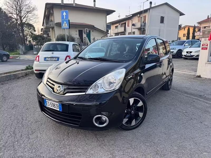 Usata Nissan Note Tekna 89 CV (65 kW) 2014 Nero Utilitaria