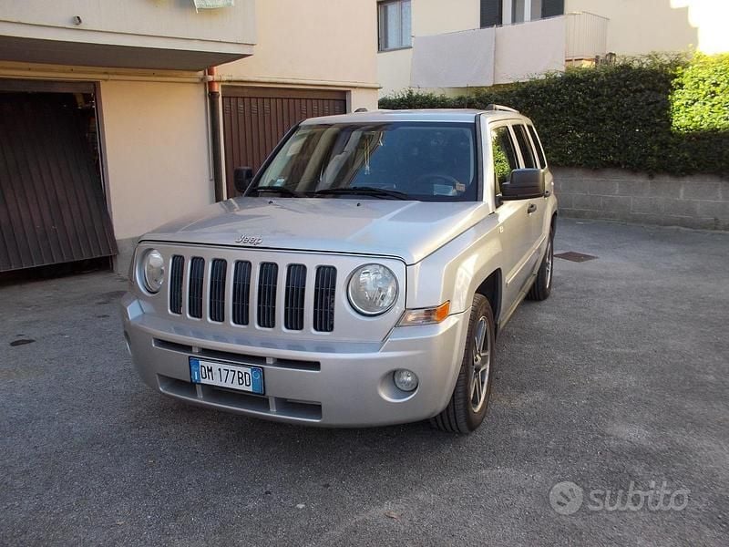Usata Jeep Patriot Limited 140 CV (102 kW) 2008 Argento SUV