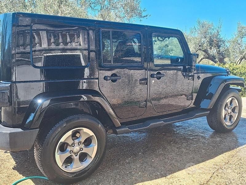 Usata Jeep Wrangler Unlimited Sahara 284 CV (208 kW) 2012 Nero SUV
