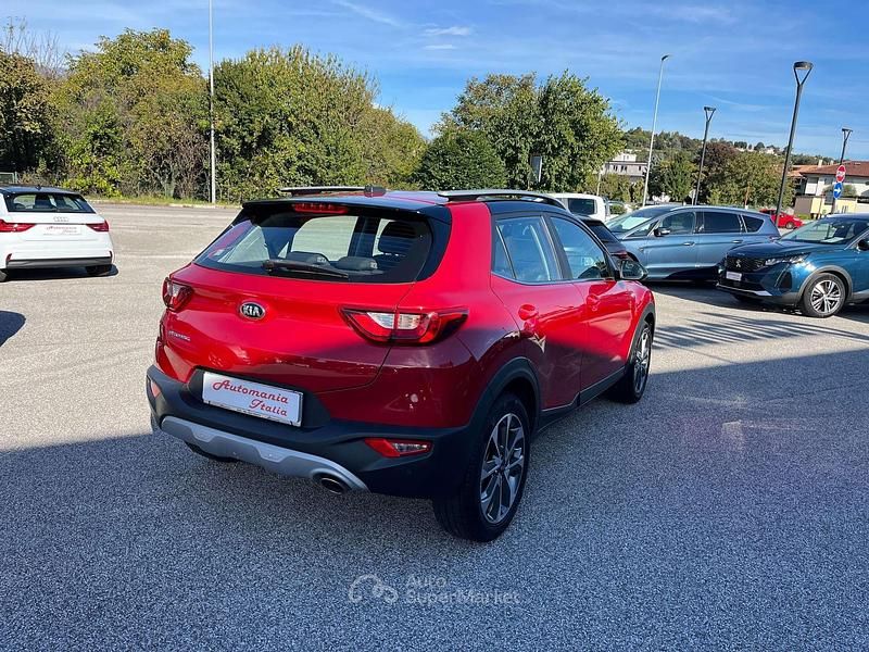 Usata Kia Stonic Style 101 CV (74 kW) 2020 Rosso SUV