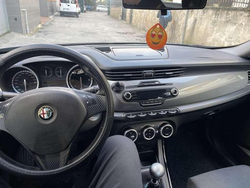 Usata Alfa Romeo Giulietta Exclusive 105 CV (77 kW) 2013 Utilitaria