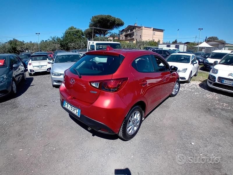 Usata Mazda 2 Evolve 105 CV (77 kW) 2018 Rosso Berlina
