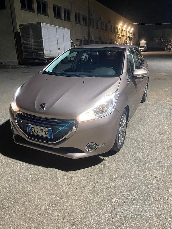 Usata Peugeot 208 Allure 2014 Utilitaria