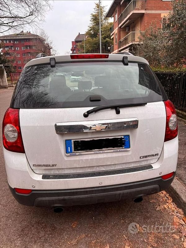 Usata Chevrolet Captiva LT 163 CV (119 kW) 2012 Bianco SUV