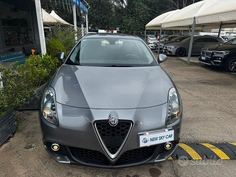 Usata Alfa Romeo Giulietta Super 120 CV (88 kW) 2018 Grigio Berlina