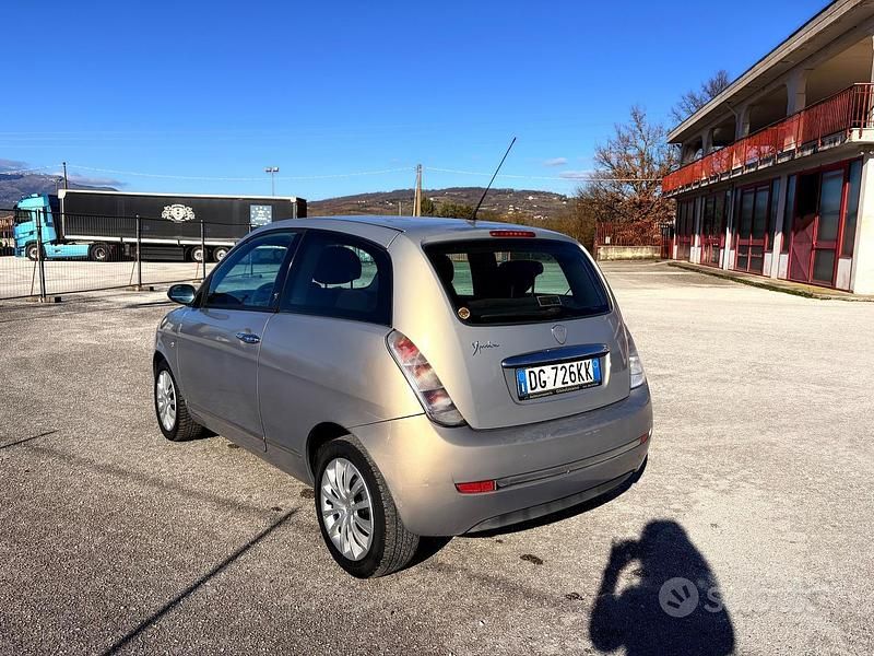 Usata Lancia Ypsilon 60 CV (44 kW) 2007 Giallo Utilitaria