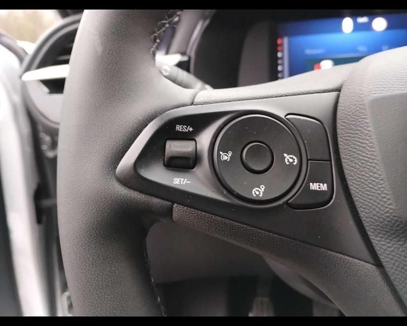 Usata Opel Corsa 100 CV (73 kW) 2025 Argento Utilitaria