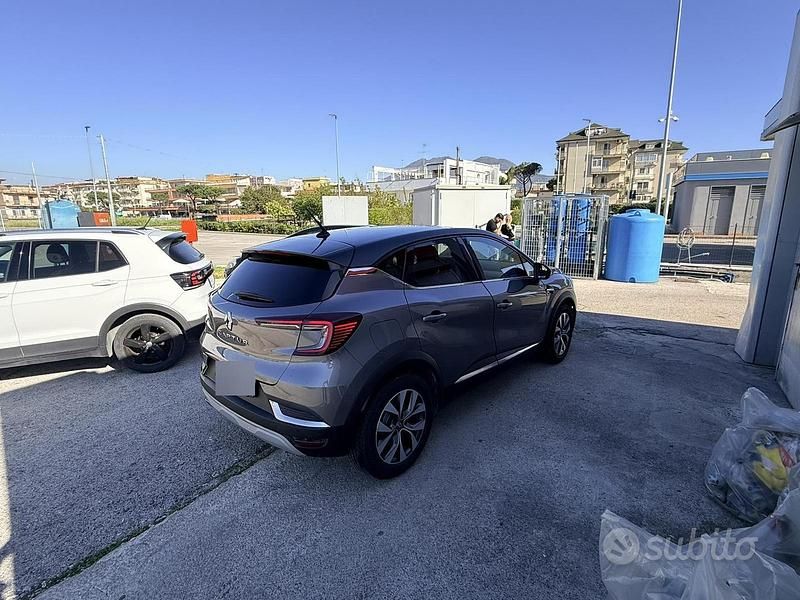 Usata Renault Captur 100 CV (73 kW) 2020 Grigio SUV