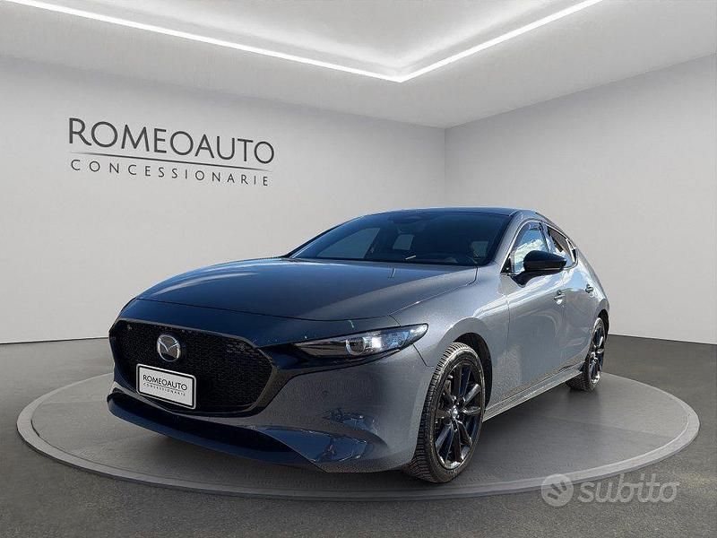 Polymetal grey metallizzato Usata 2024 Mazda 3 Homura-Line Tre volumi | 28.900 € (Buon prezzo) - Immagine 1/4
