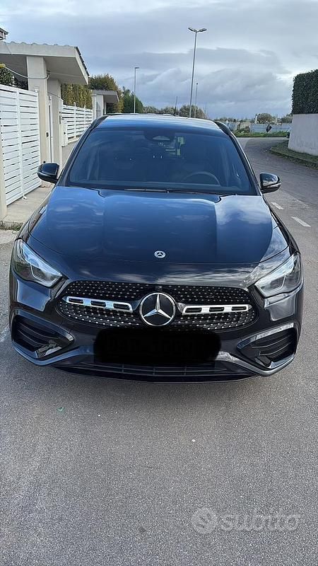 Usata Mercedes GLA200 Premium 150 CV (110 kW) 2024 Nero SUV