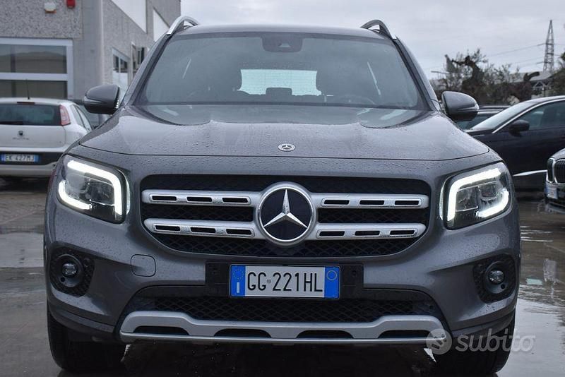 Usata Mercedes GLB180 Business 116 CV (85 kW) 2021 Grigio SUV