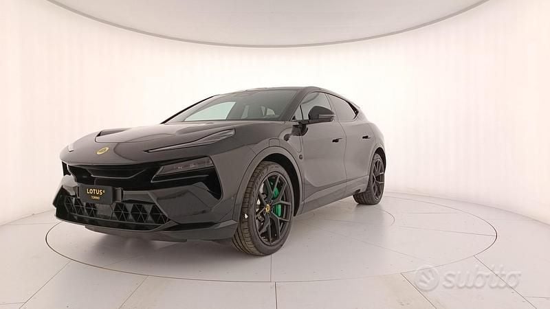 Usata Lotus Eletre 355 kW (483 CV) 2024 Nero SUV