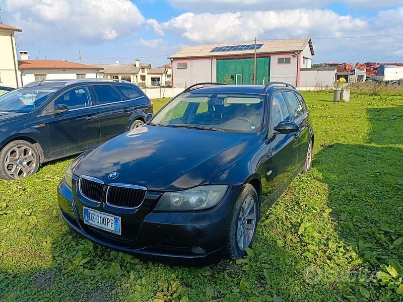 Usata BMW 318 142 CV (104 kW) 2007 Nero Station wagon