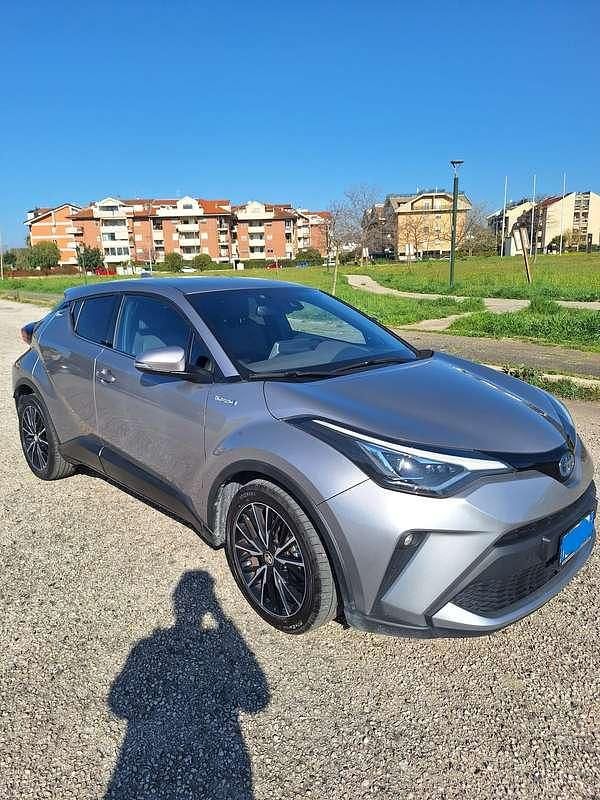 Usata Toyota C-HR Lounge 98 CV (72 kW) 2020 Argento SUV