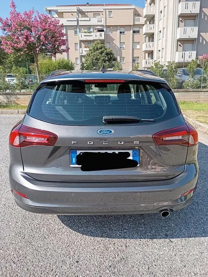 Usata Ford Focus 120 CV (88 kW) 2023 Grigio Station wagon