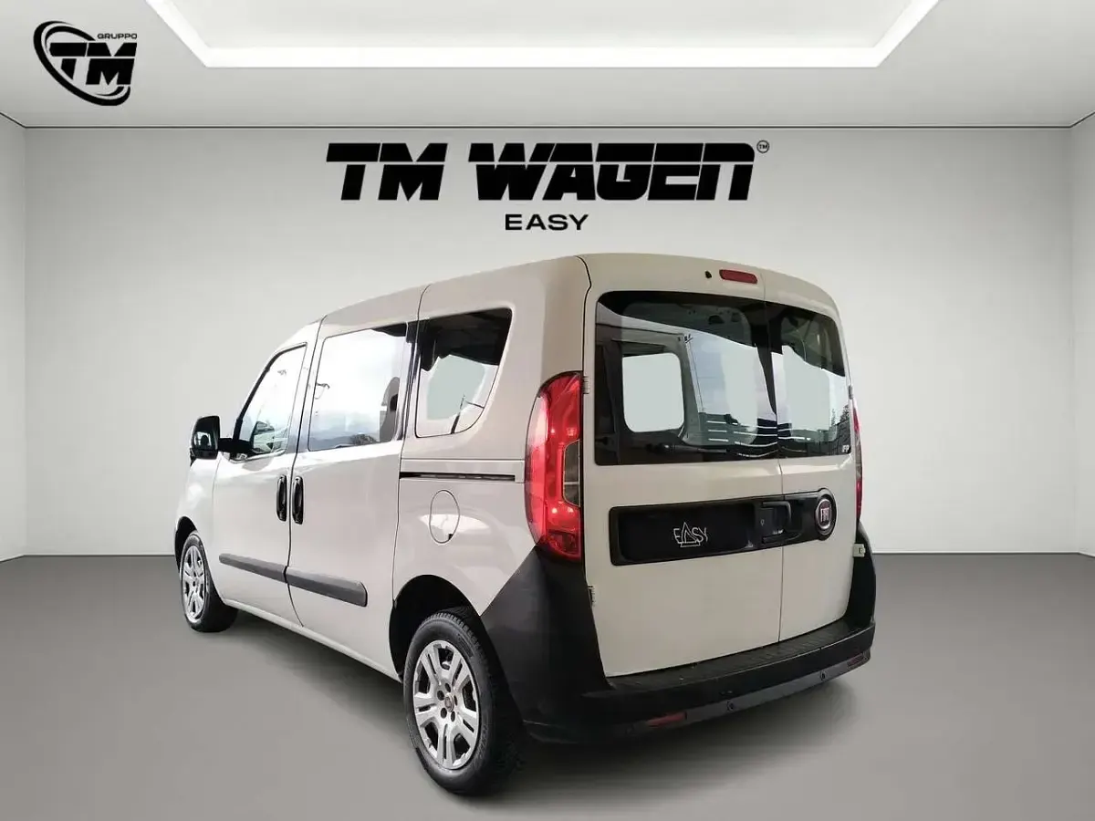 Usata Fiat Doblò 90 CV (66 kW) 2016 Bianco Monovolume