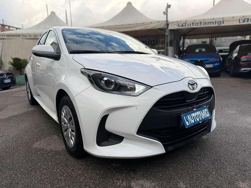Usata Toyota Yaris Hybrid Active 101 CV (74 kW) 2025 Bianco Utilitaria