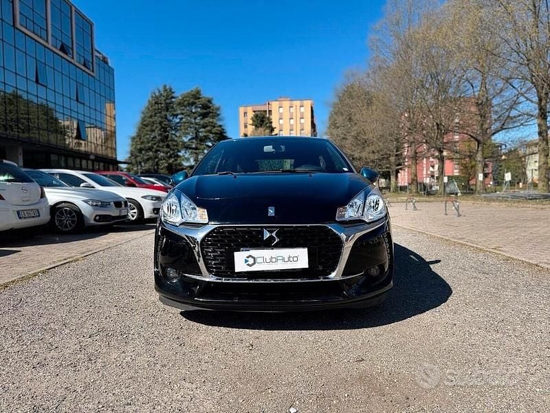 Usata DS Automobiles DS3 Chic 75 CV (55 kW) 2016 Nero Utilitaria