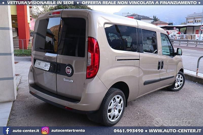 Usata Fiat Doblò 105 CV (77 kW) 2022 Beige Monovolume