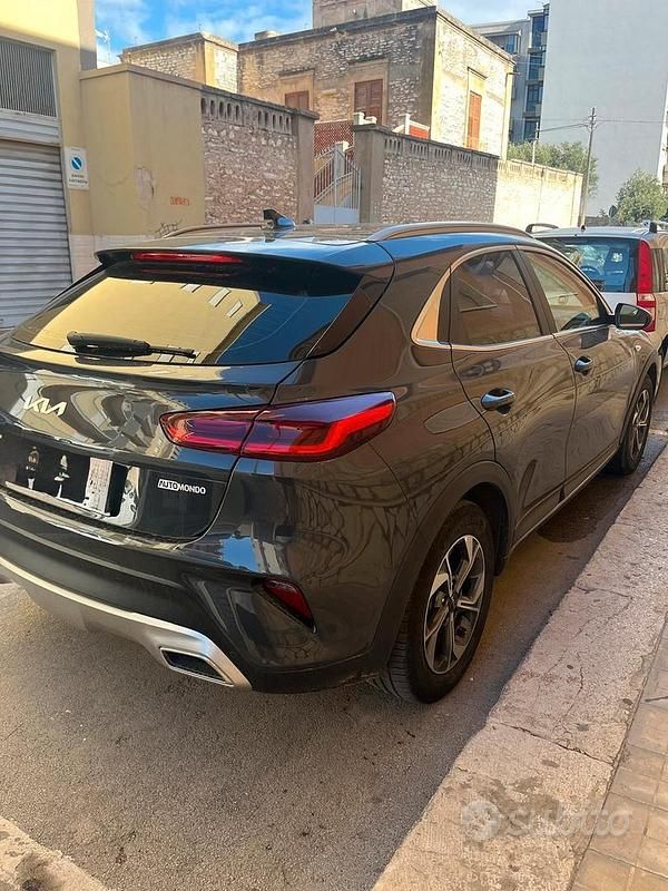 Begagnad Kia XCeed Turbo 120 HK (88 kW) 2022 Grå SUV