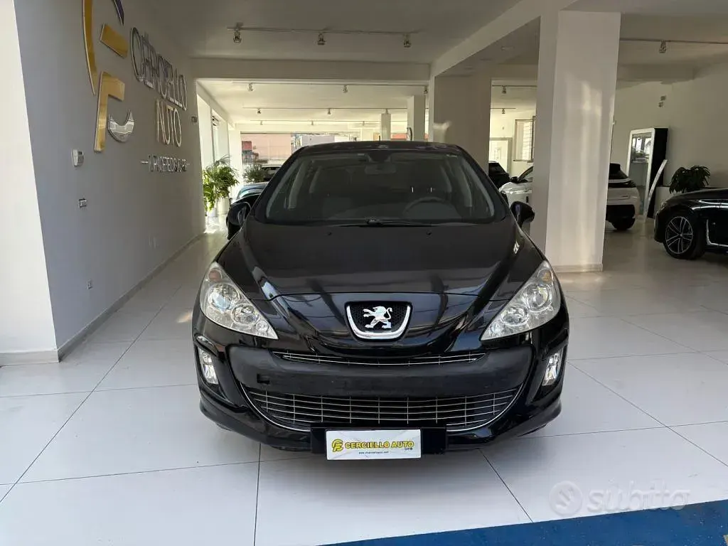 Usata Peugeot 308 Premium 92 CV (67 kW) 2009 Gray Berlina