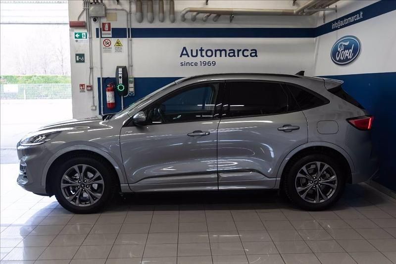 Usata Ford Kuga ST-Line 190 CV (139 kW) 2023 Grigio metallizzato SUV