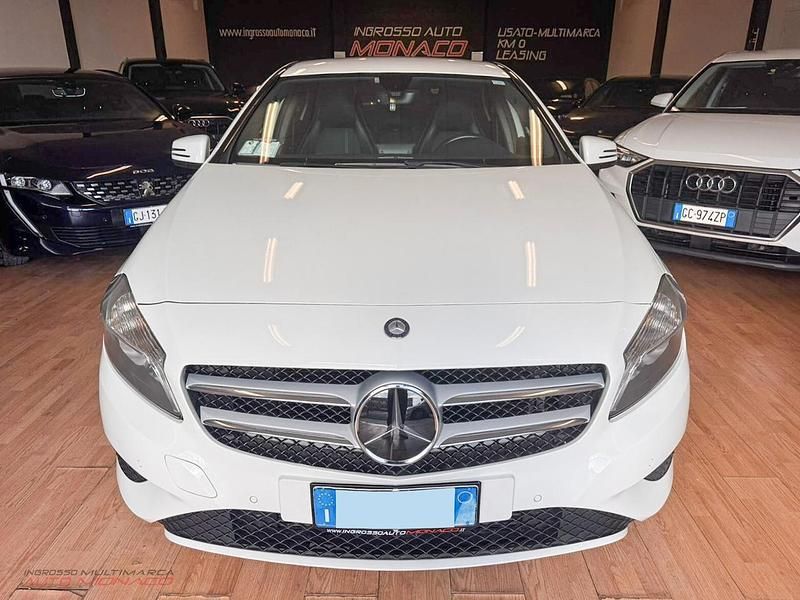 Usata Mercedes A180 110 CV (80 kW) 2015 Bianco Berlina